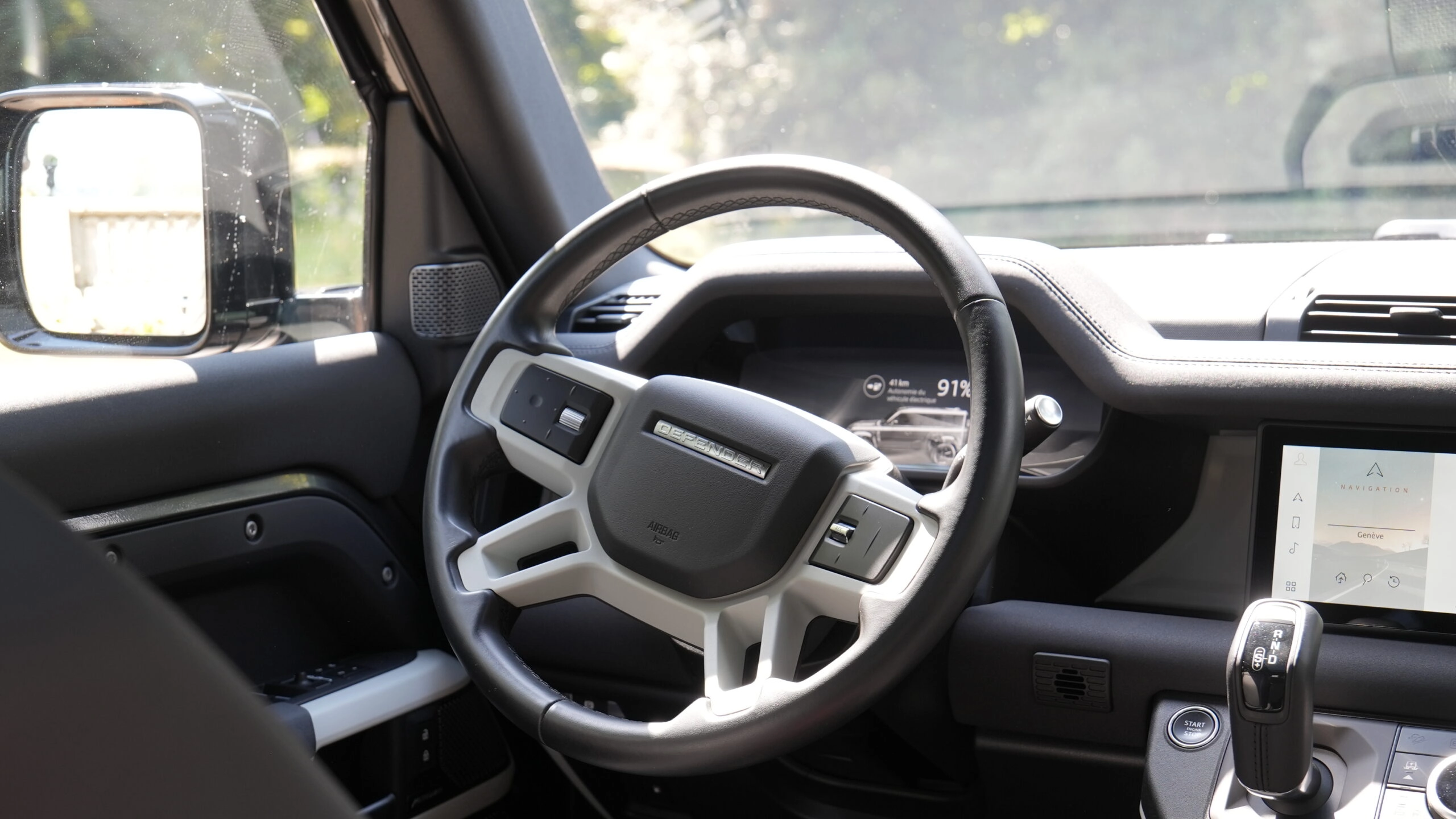 PRC-Land-Rover-Defender-100-P400e-Interior PRC-Land-Rover-Defender 100 P400e