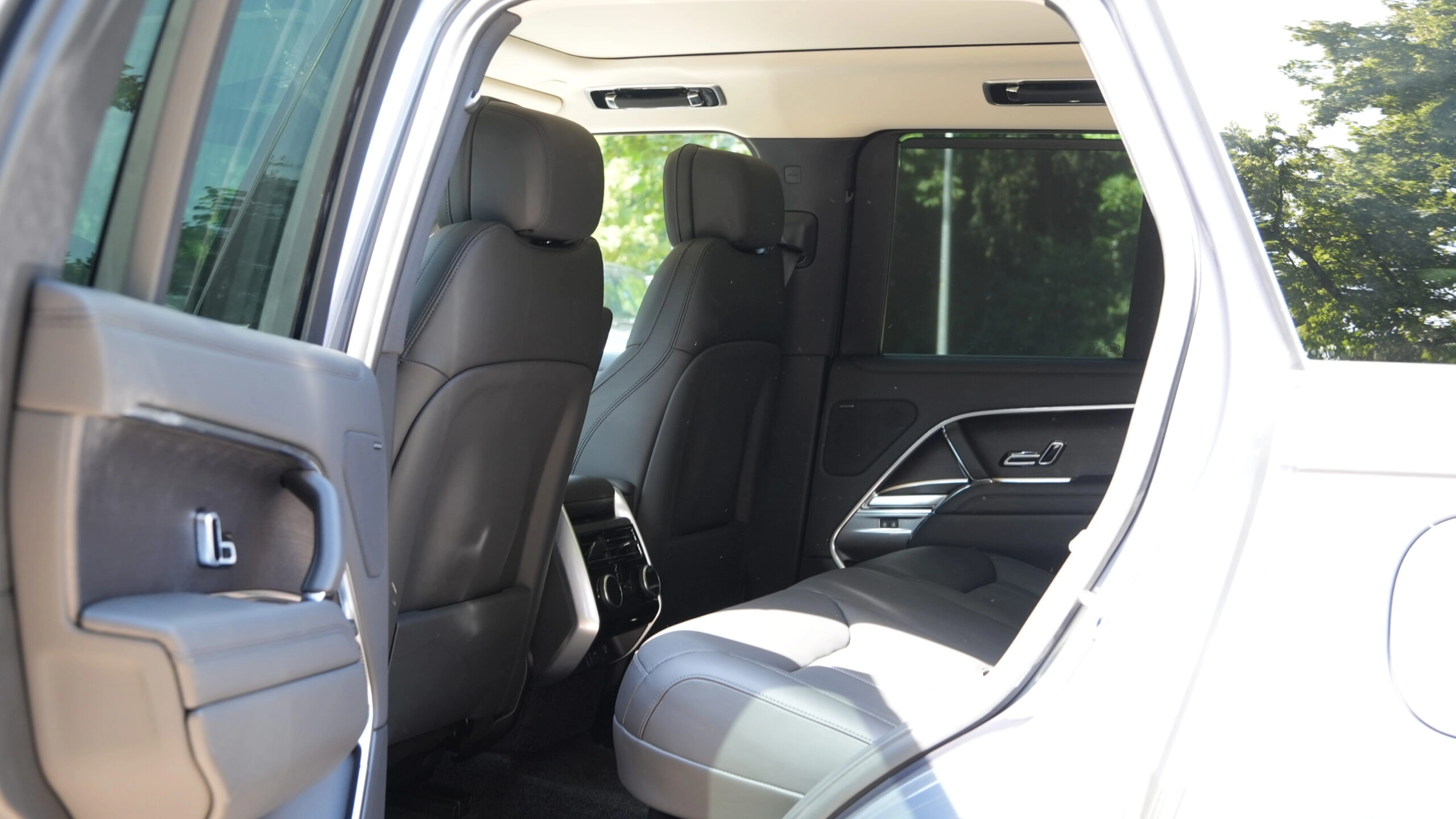 PRC-Range-Rover-P460e-Rear-Interior PRC Range Rover P460e